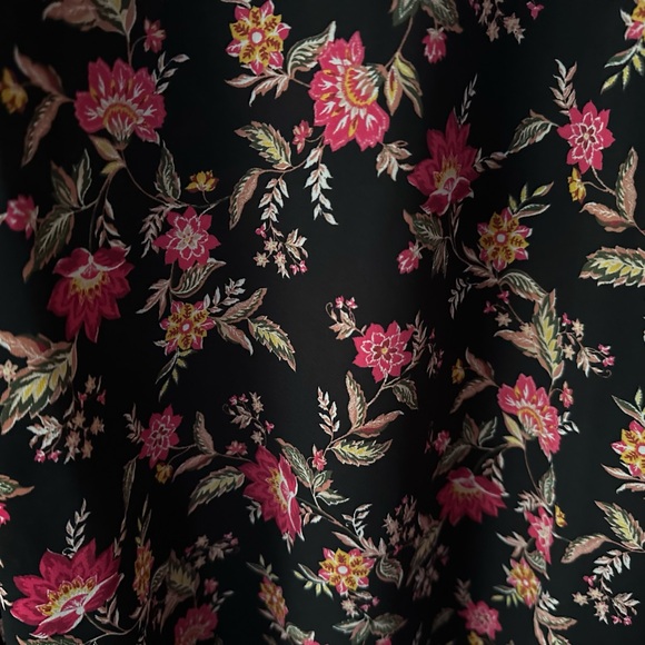 Pleione Black Floral Top Size XL - Picture 4 of 10